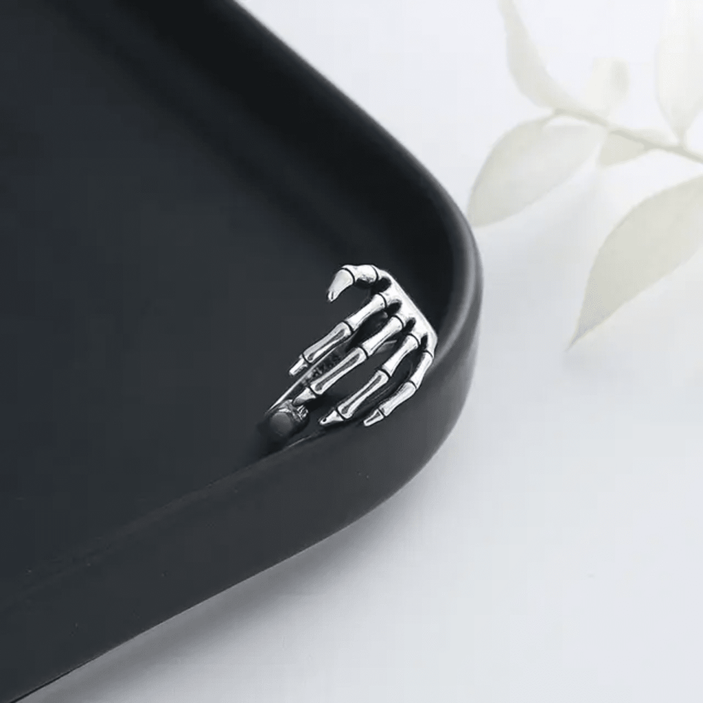 The Gothic Skeleton Hand Wrap Ring