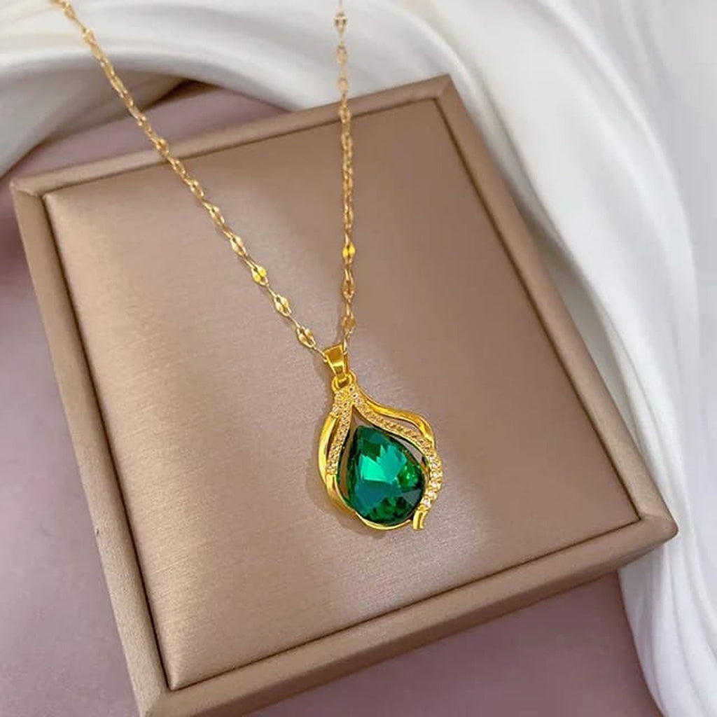 The Royal Emerald Teardrop Pendant Necklace