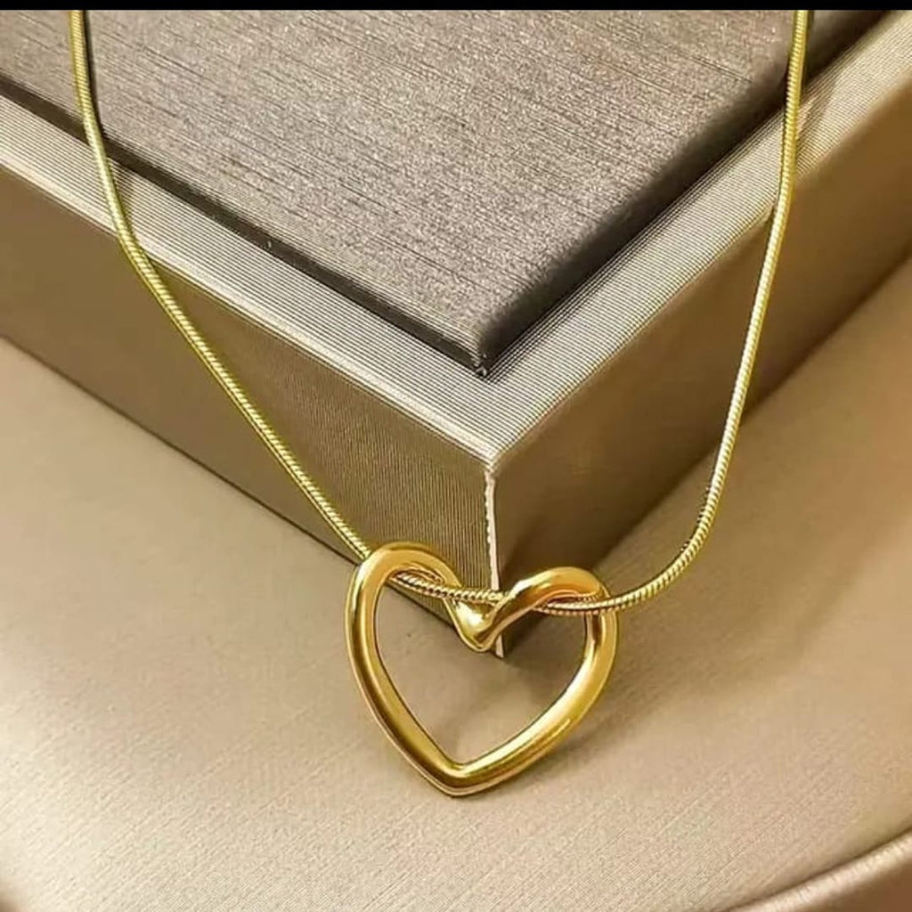 The Hot Gold Knotted Heart Pendant