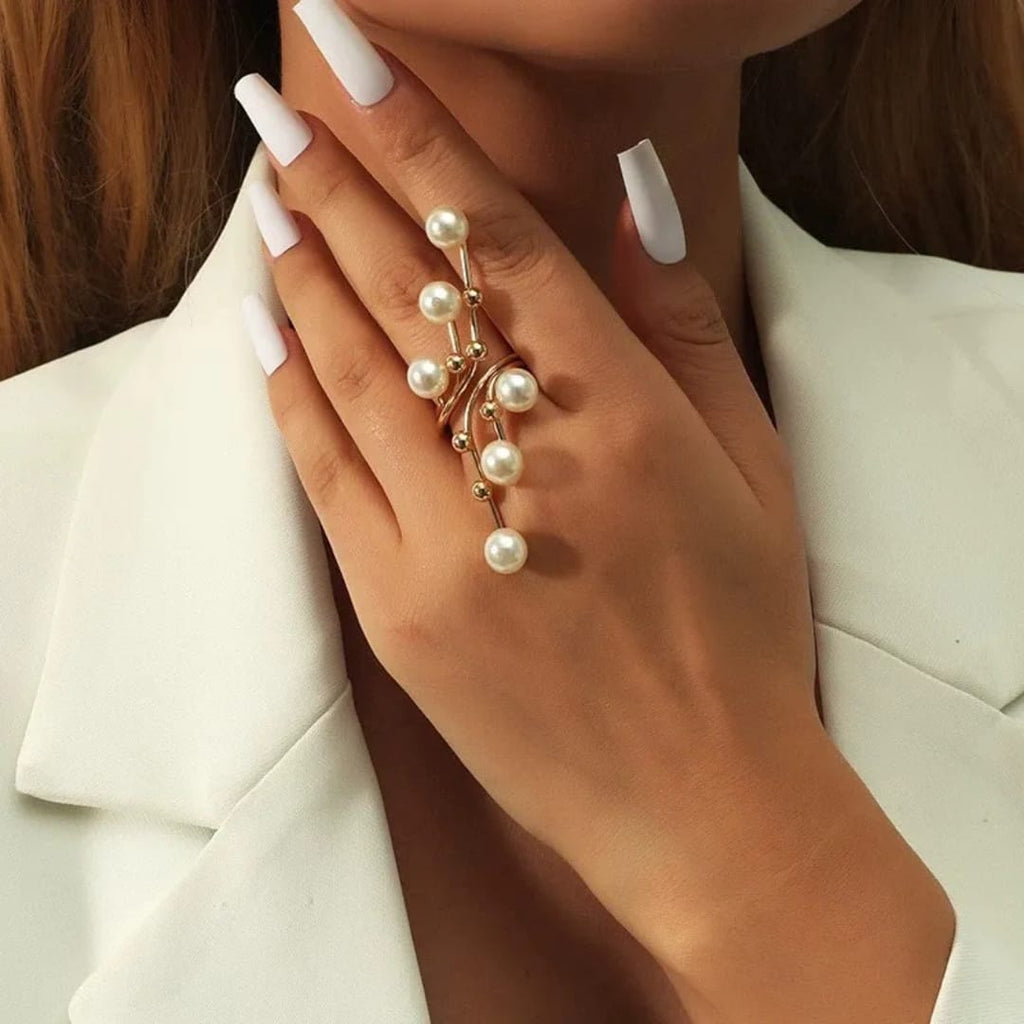 The Constellation Pearl Vine Ring