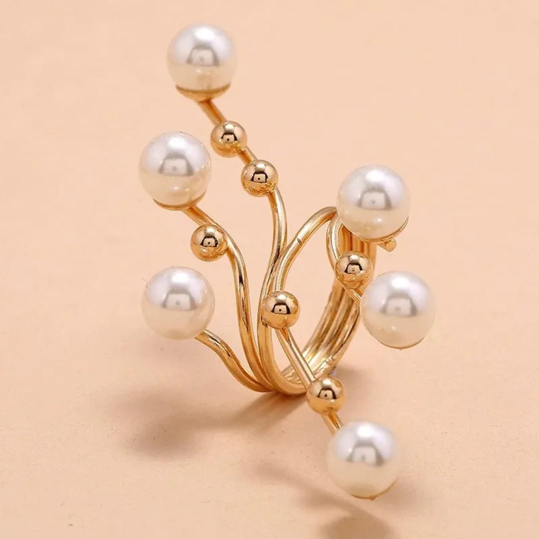 The Constellation Pearl Vine Ring