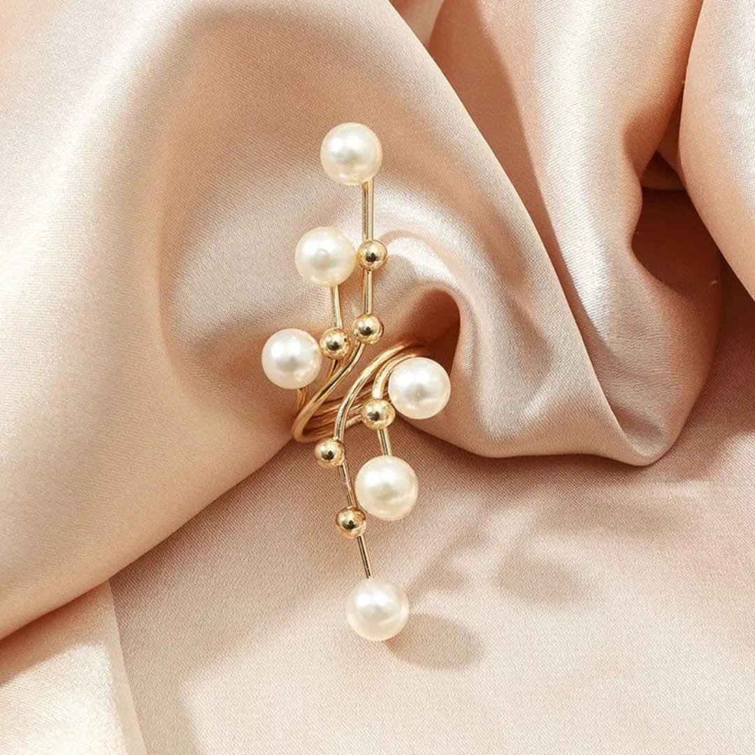 The Constellation Pearl Vine Ring